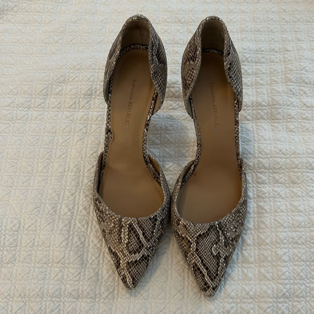 Snakeskin Banana Republic Pumps